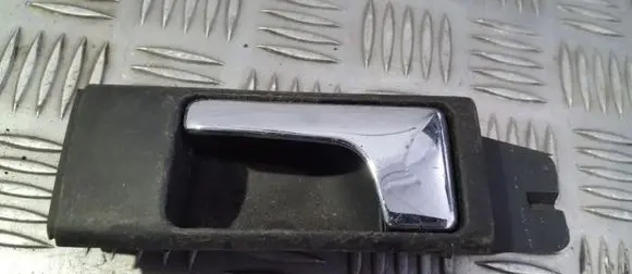 Audi A6 S6 C4 4A Front door interior handle 4A0837019