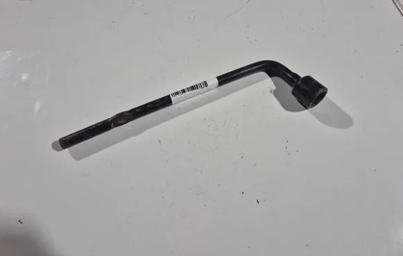 Hyundai i30 Wheel nut wrench 