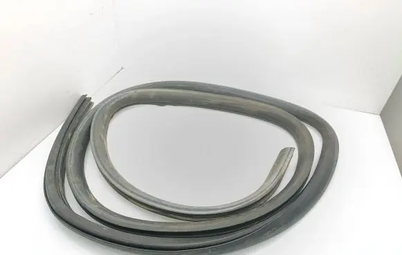 Volkswagen Transporter - Caravelle T5 Front door rubber seal 7E0837911B