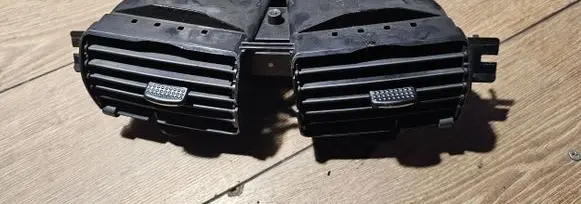 Mercedes-Benz A W168 Dash center air vent grill 1688300054