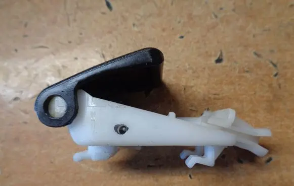 Toyota Yaris Engine bonnet (hood) release handle