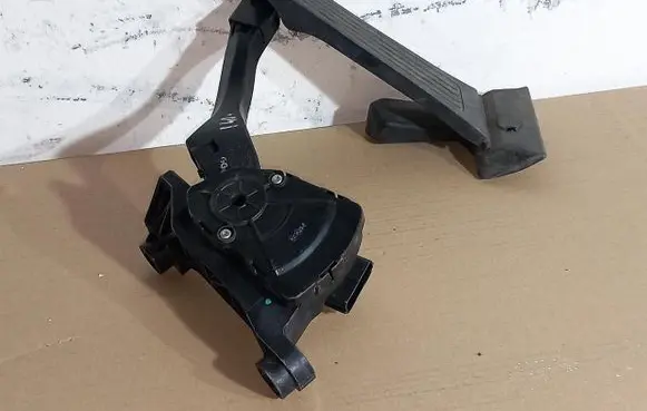 Hyundai i40 Accelerator throttle pedal
