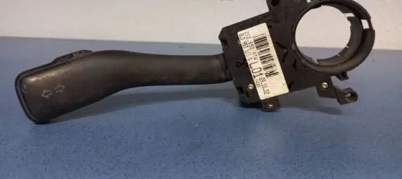 Volkswagen Golf IV Indicator stalk 8L0953513G
