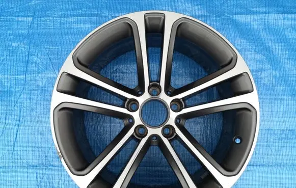 Mercedes-Benz C W206 R18 alloy rim A2064016400