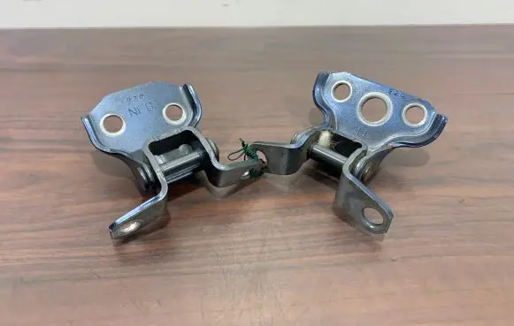 Subaru Forester SK Front door hinge set 