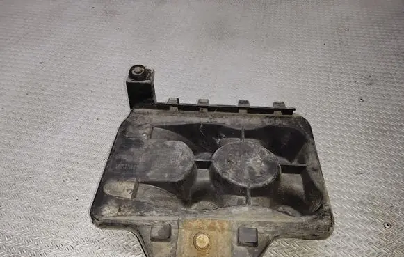 Skoda Octavia Mk1 (1U) Battery tray 1J0804373A