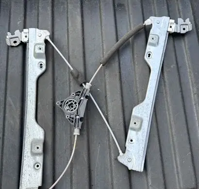 Infiniti FX Front window lifting mechanism without motor FR94949RH