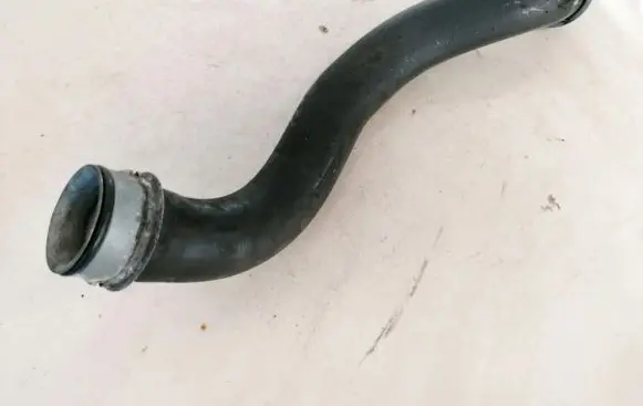 Mercedes-Benz C W204 Engine coolant pipe/hose a2045011582