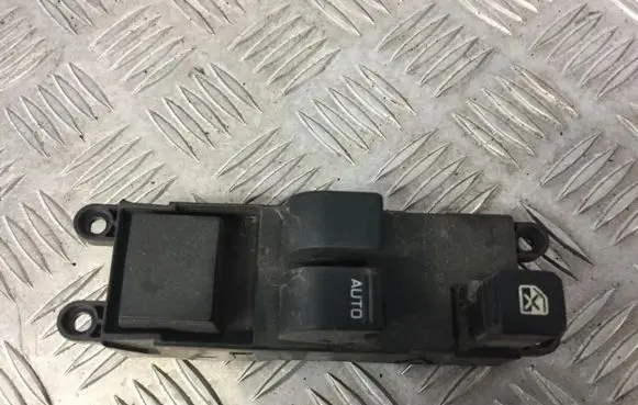 Nissan Primera Electric window control switch