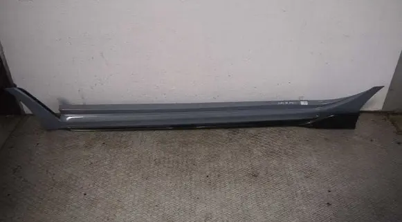 Honda Civic XI Side skirt front trim