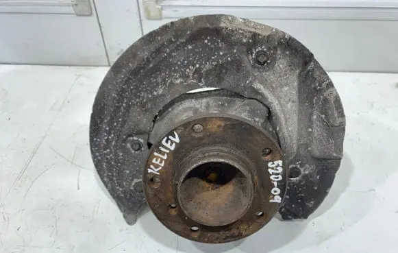 BMW 5 E60 E61 Front wheel hub 31216764444