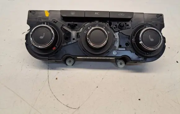 Volkswagen Golf VI Climate control unit 7898435HB009751