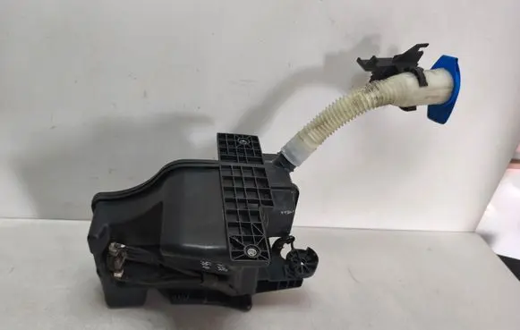 Windshield washer fluid reservoir/tank