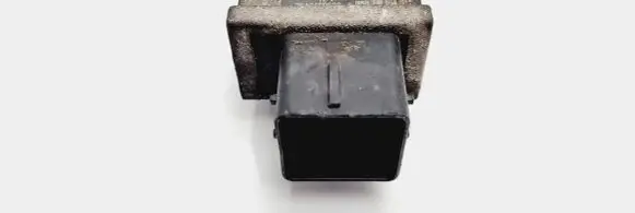Nissan Primastar Glow plug pre-heat relay 9640469680A