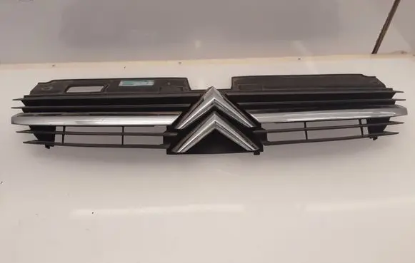 Citroen C5 Front bumper upper radiator grill 9636751980
