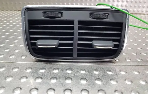 Audi A6 C7 Rear air vent grill S26371489 4G0819203
