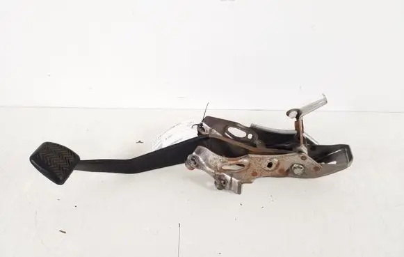 Toyota Avensis T270 Brake pedal 47101-20720