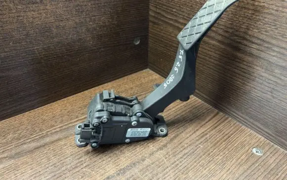 Volkswagen Transporter - Caravelle T5 Accelerator throttle pedal 7H1721503 6PV00849503