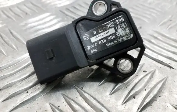 Volkswagen Golf VI Air pressure sensor 038906051B 0281002399