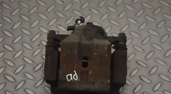 Toyota Prius (XW30) Front brake caliper