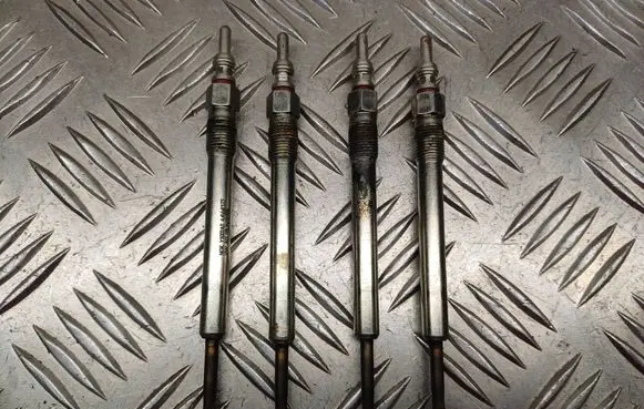 Volkswagen Golf VI Glow plug 03L963319A