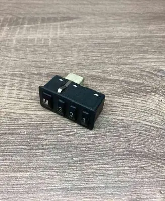 BMW 7 E38 Seat memory switch 8352160