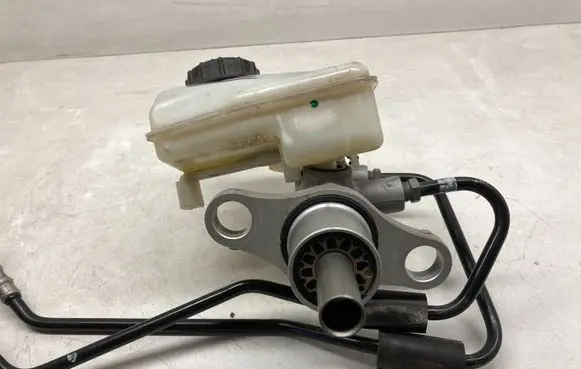 Volvo XC90 Master brake cylinder 31381417