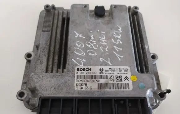 Peugeot 4007 Engine control unit/module 0281013666