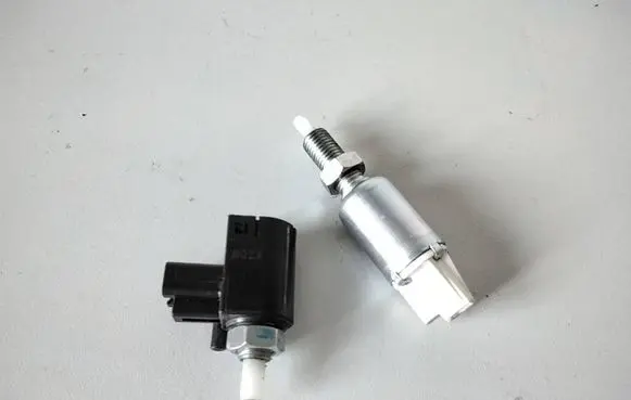 Clutch pedal sensor