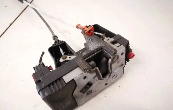 Opel Zafira A Rear door lock 24414134ds 24414134