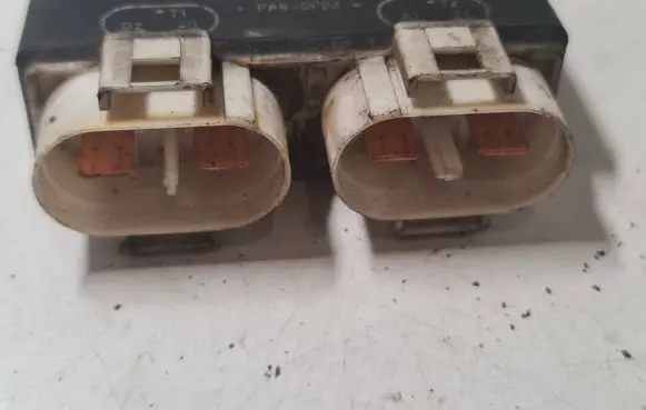 Volkswagen Golf IV Coolant fan relay 701919506 5836000