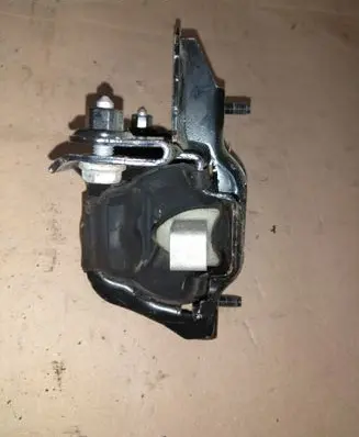 Skoda Fabia Mk2 (5J) Engine mount bracket 6Q0199555