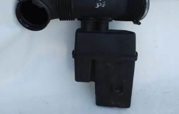 BMW 7 E65 E66 Intake resonator 554658715
