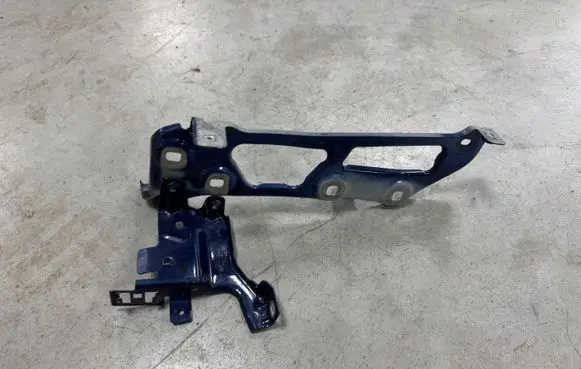 BMW X1 U11 Fender mounting bracket 9883410 9883402