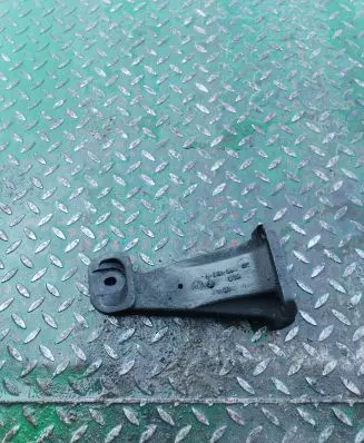 BMW X5 E53 Engine mounting bracket 6761564