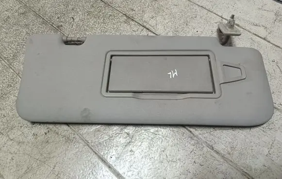 Sun visor