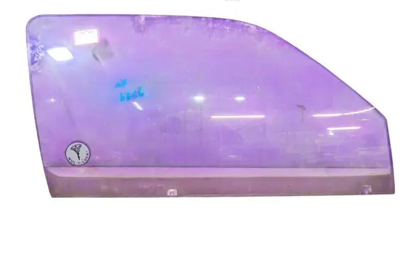 Volkswagen Golf III Front door window glass four-door