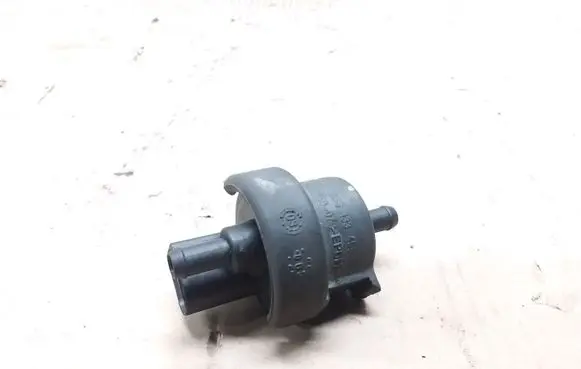 Volkswagen Golf VI Vacuum valve 056133459