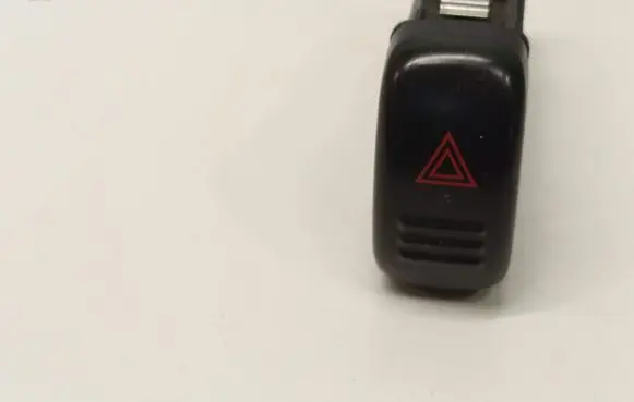 Opel Frontera B Hazard light switch M16328