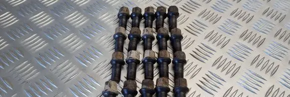 Volkswagen PASSAT B5.5 Nuts/bolts 