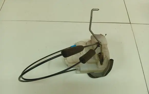 Subaru Legacy Front door lock 