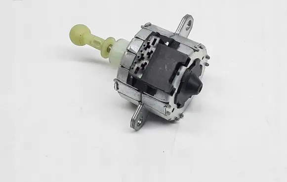 BMW 3 E90 E91 Headlight level adjustment motor 7046049