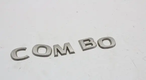 Opel Combo E Manufacturer badge logo/emblem 