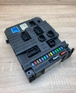 Peugeot 207 Fuse module 9659285380