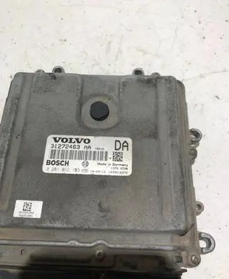 Volvo V70 Engine control unit/module 31272463 0281012103 31292463