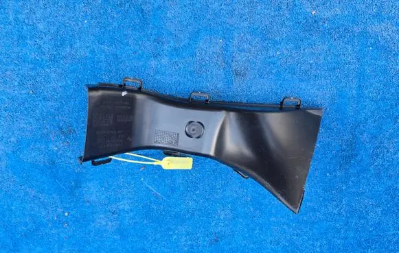 BMW 4 F32 F33 Intercooler air guide/duct channel 7290611