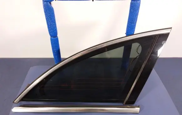 Mercedes-Benz R W251 Rear side window