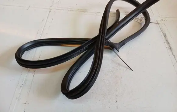 KIA Ceed Rubber seal front coupe door 