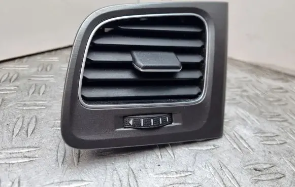 Volkswagen Golf VII Dashboard side air vent grill/cover trim 5G1819703C 5G1819709A 5G1819247A