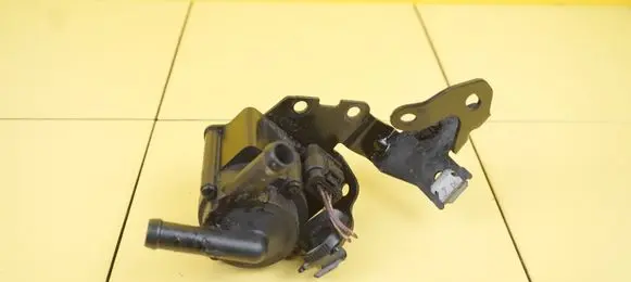 Peugeot 308 Water pump 704386060 5FX